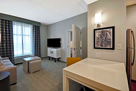 King Suite with Roll-In Shower - Non Smoking