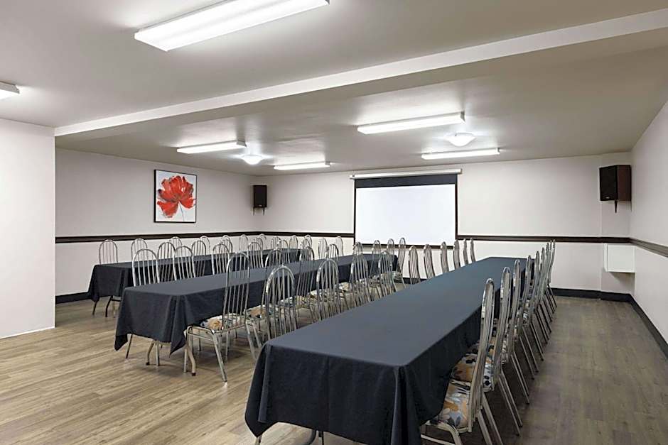 Travelodge by Wyndham Roberval