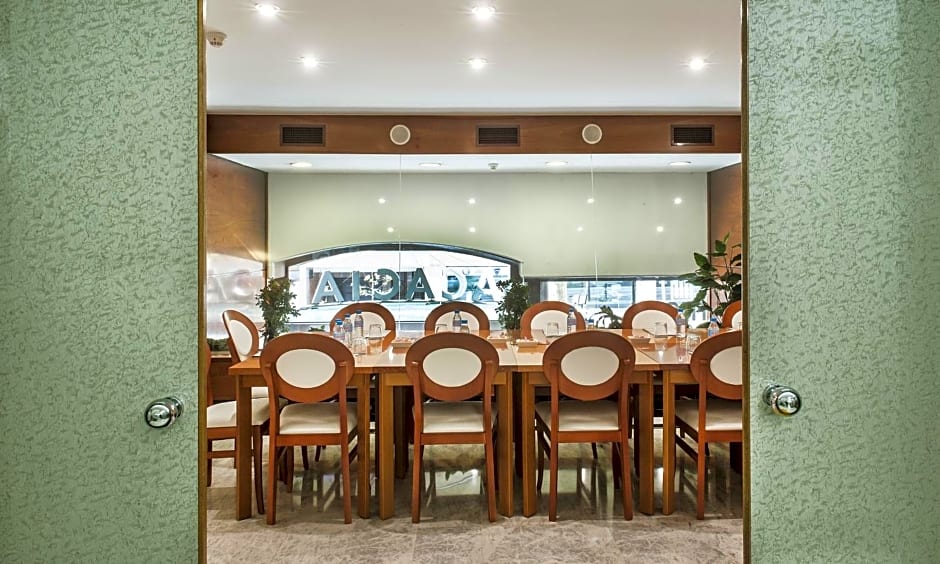 Acacia Suite