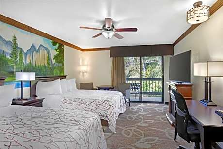 Queen Suite with Two Queen Beds and Bath Tub - Mobility Access