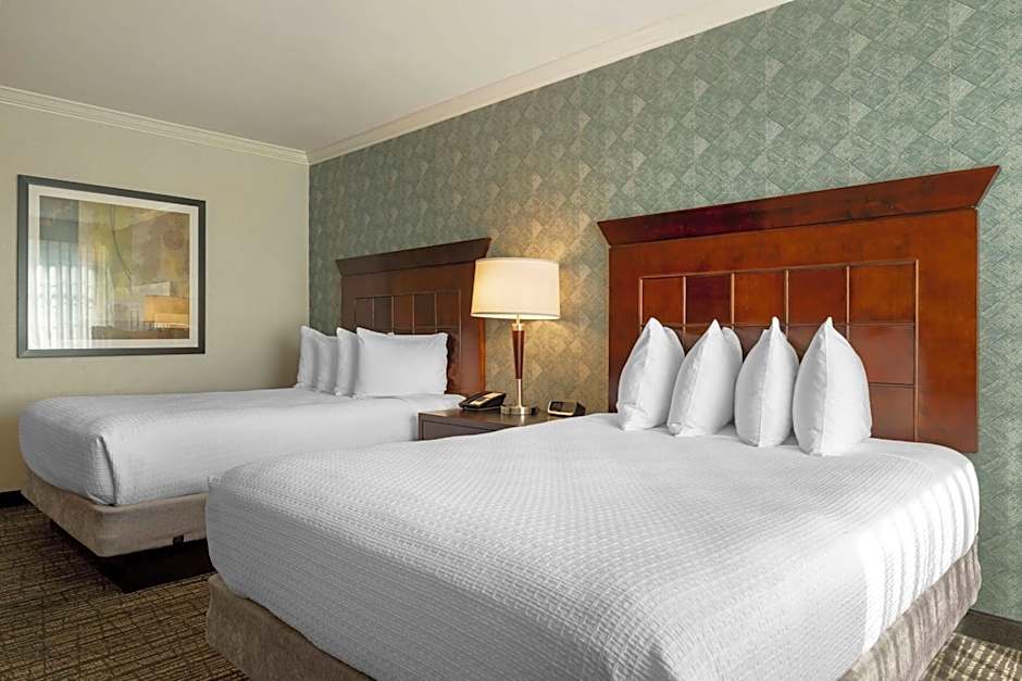 Best Western Plus Carriage Inn