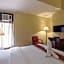 Sarrosa International Hotel And Residential Suites