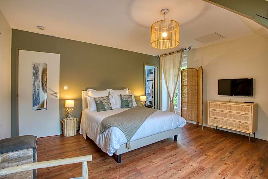 O'Myosotis - 400m Centre Historique - Parking Gratuit - Piscine et Jardin