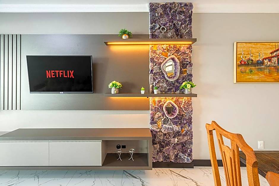 ITNC143- Frente ao mar! Amplo ap com 3 quartos+3WC