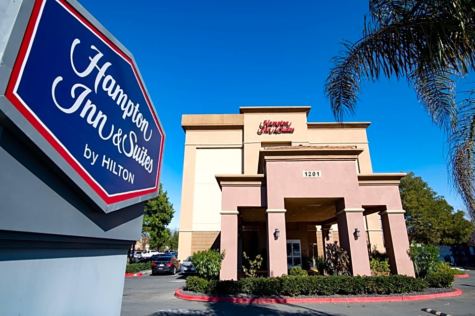 Hampton Inn By Hilton & Suites Pittsburg