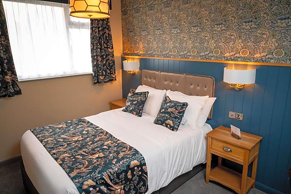 Riverside Hotel by Chef & Brewer Collection