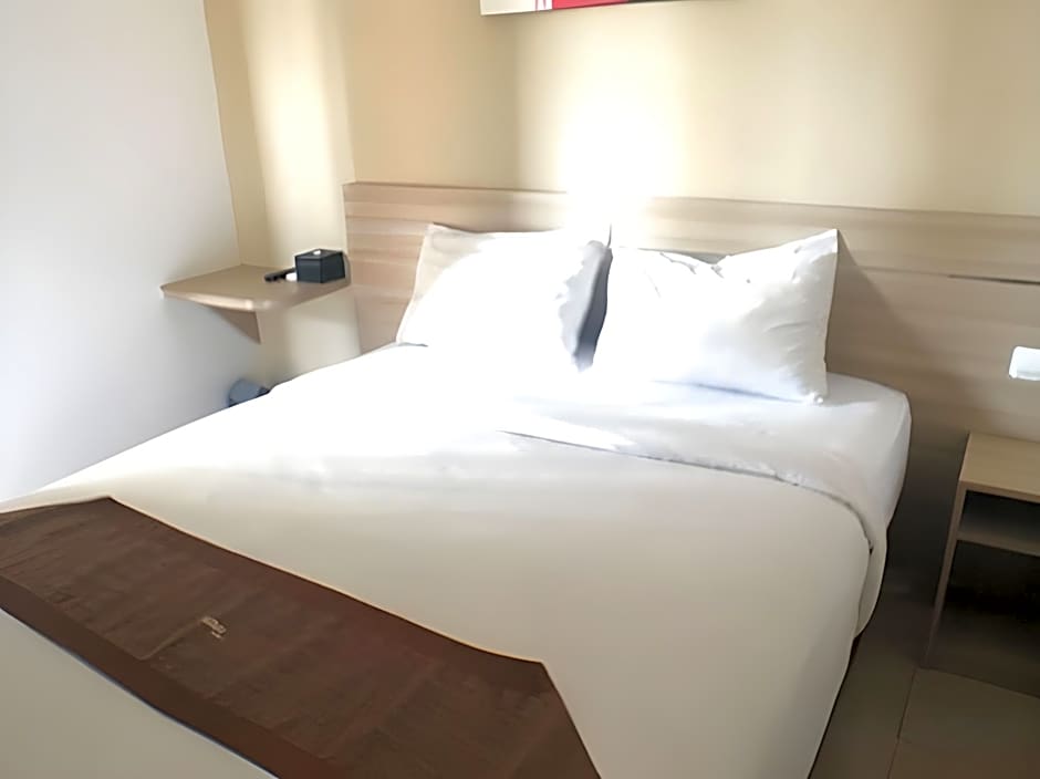 Nozz Hotel