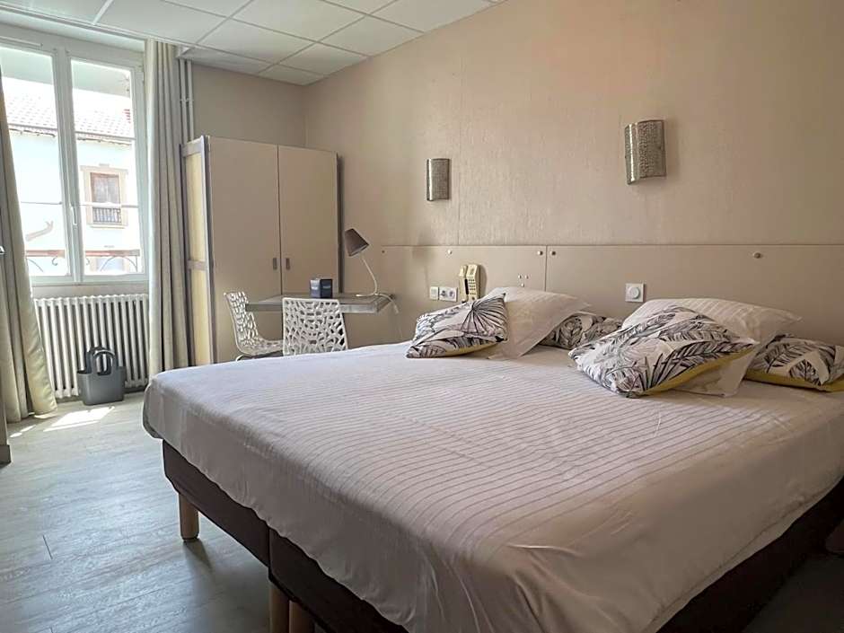 Artimon By Les Ambassadeurs