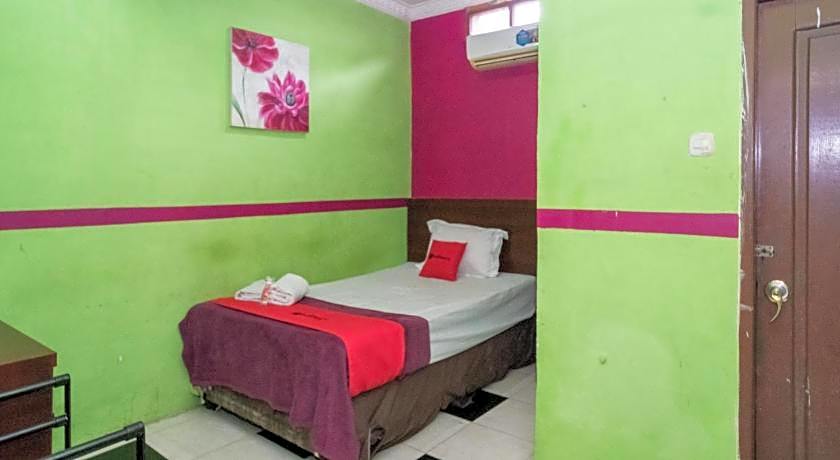 RedDoorz near Uniska Banjarmasin