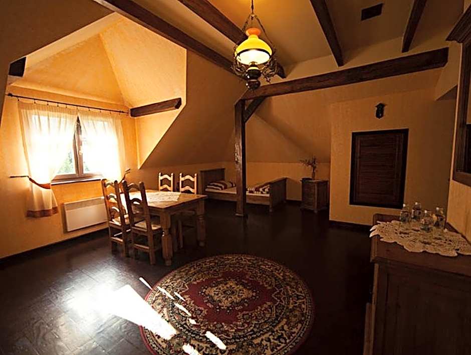 Stylowy Zajazd Pod Czarnym Kogutem