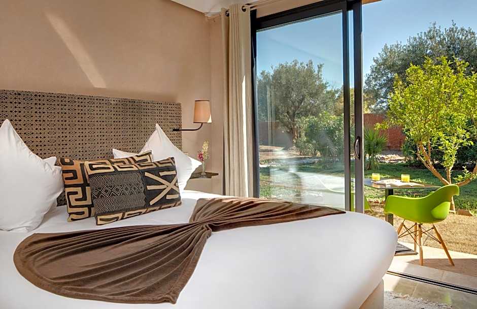 Oasis lodges