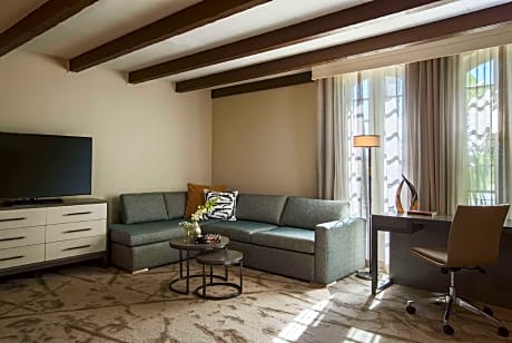 King Room with Courtyard View - Non-Smoking