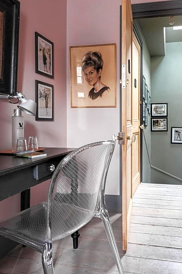 La Femme d'à Côté