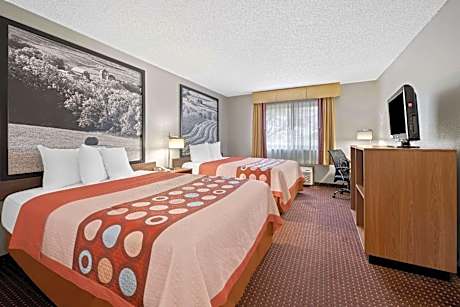 Queen Room with Two Queen Beds - Non-Smoking