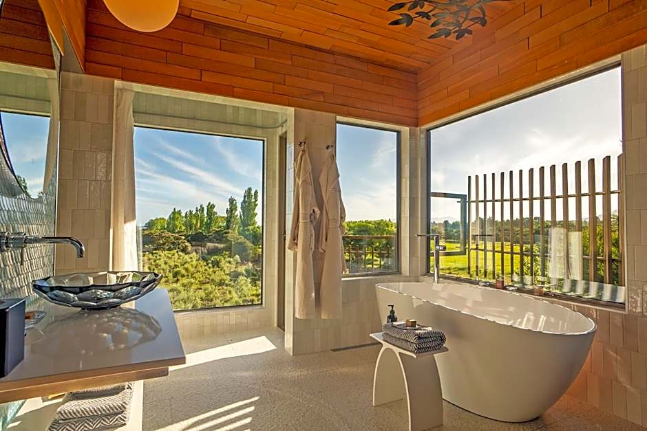 Hapuku Lodge & Tree Houses