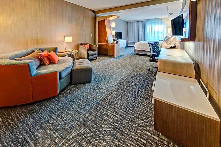 Courtyard by Marriott Westbury Long Island