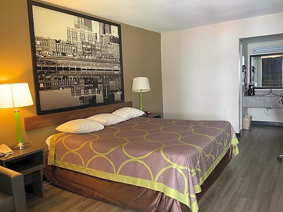 Super 8 by Wyndham Chattanooga/East Ridge