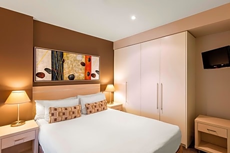 2 Bedroom Ocean View Apartment