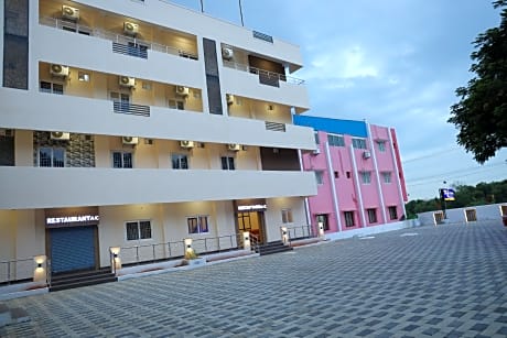 Hotel Suryaa Grand