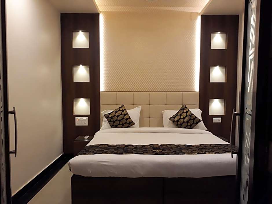 Photo 1 of 5 of 1 King Bed Suite