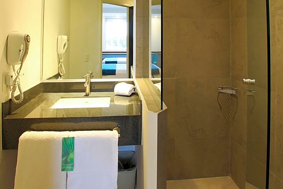 Sleep Inn Leon Antares