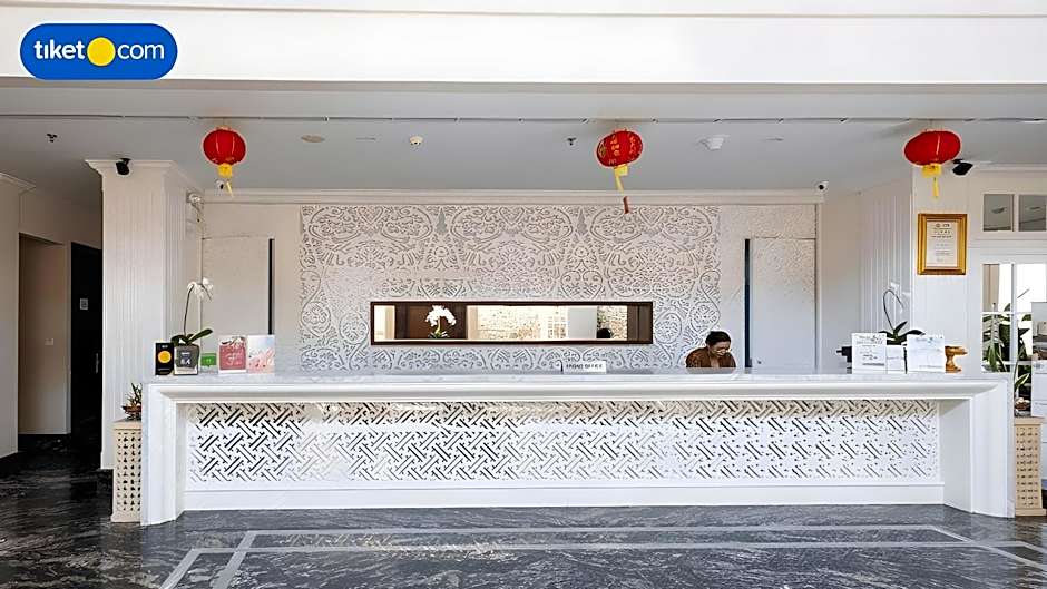 Jambuluwuk Oceano Seminyak Hotel