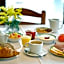 Brit Hotel Confort Pau Lons