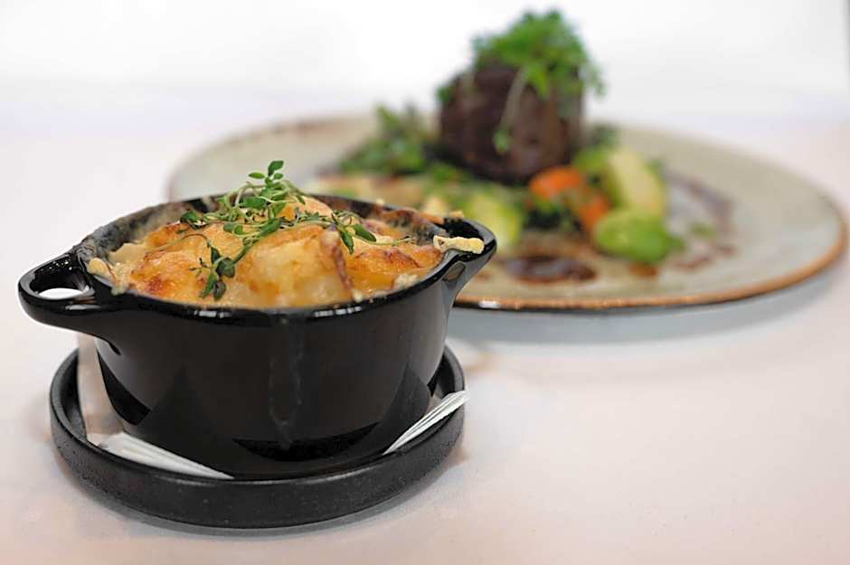 Park Inn by Radisson Oslo Airport Hotel West