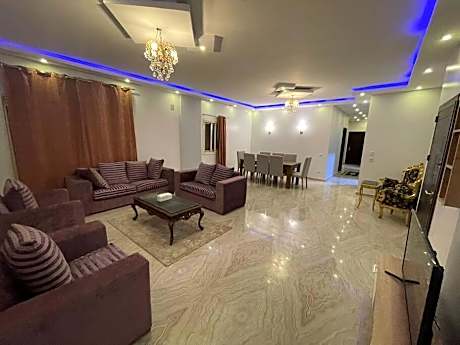 luxuries Apt in new Cairo