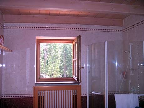 Family Room with Mountain View