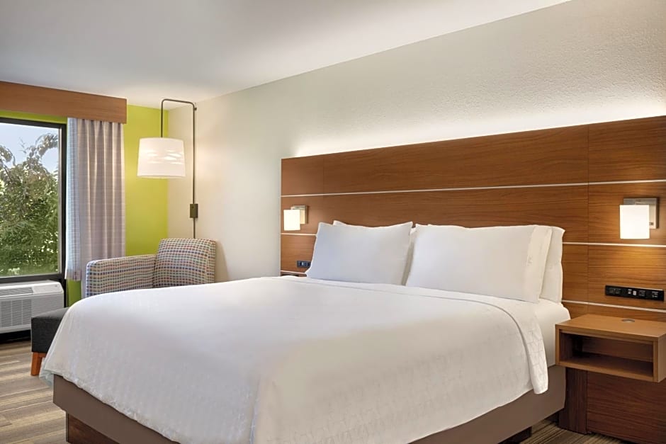 Holiday Inn Express Hotel & Suites Lavonia