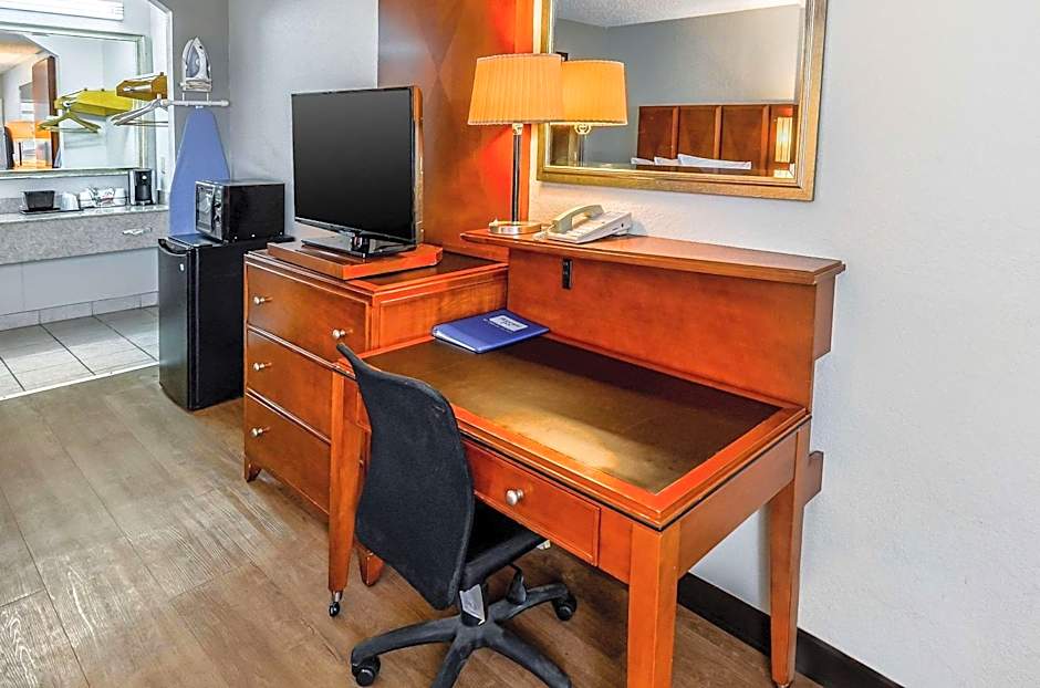 Rodeway Inn North Charleston - Ashley Phosphate