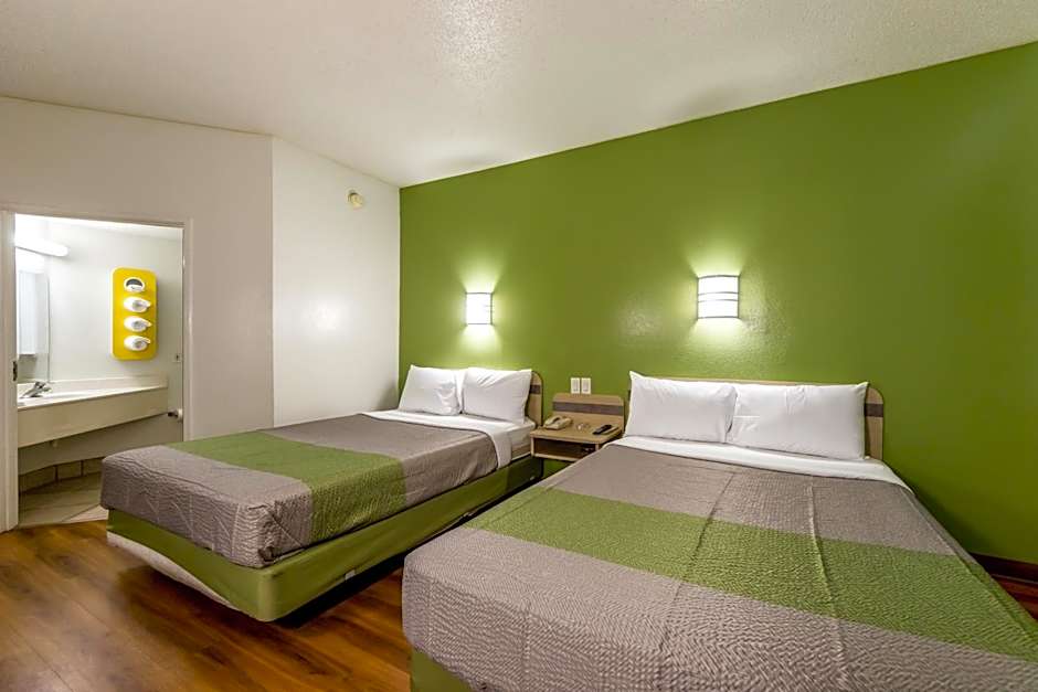 Motel 6-San Antonio, TX - South