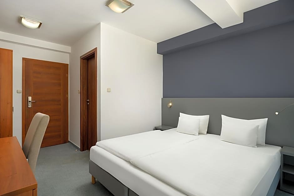 Hotel Yacht Wellness & Business