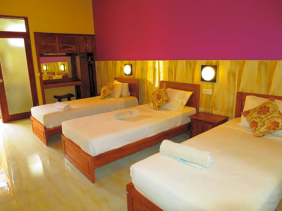 Amed Cafe & Hotel Kebun Wayan