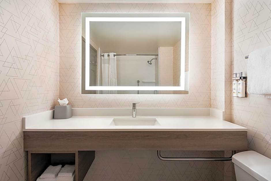 Holiday Inn Express & Suites Mobile West - I-10 By IHG