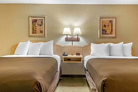 Efficiency Queen Suite with Two Queen Beds - Accessible/Non-Smoking