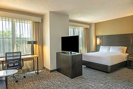 Queen Studio with City View