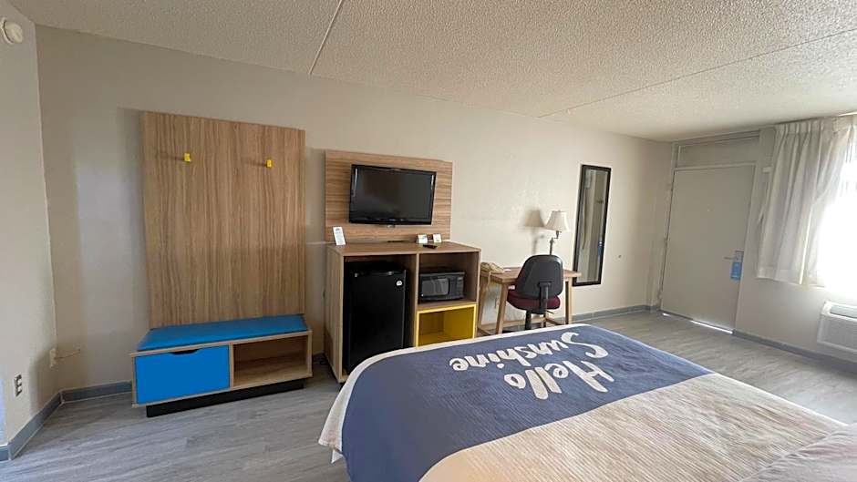 Days Inn by Wyndham Salina South