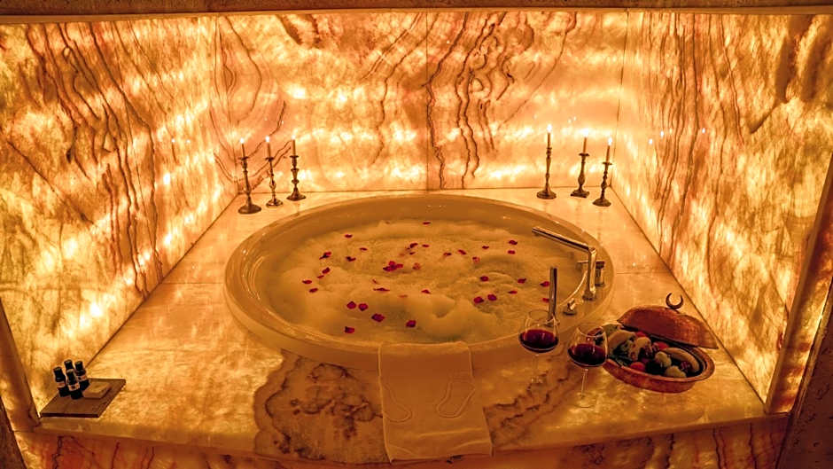 Elika Cave Suites & Spa