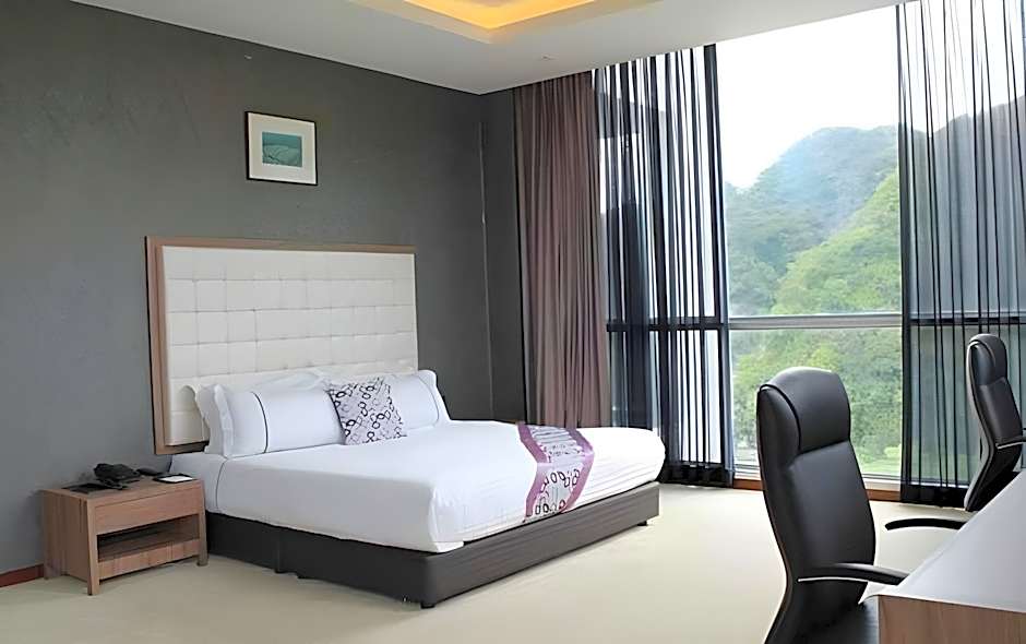 Symphony Suites Hotel