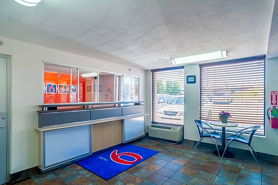 Motel 6-Oklahoma City, OK - South