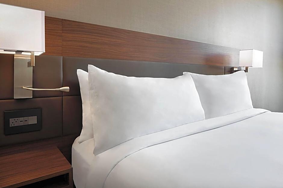 AC Hotel by Marriott Pittsburgh Downtown
