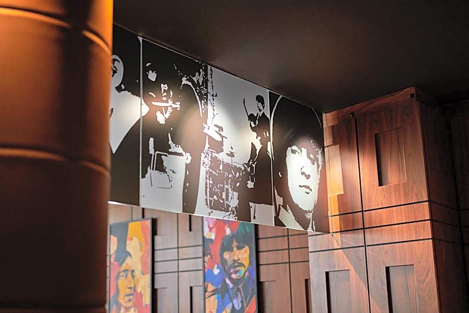 Hard Days Night Hotel