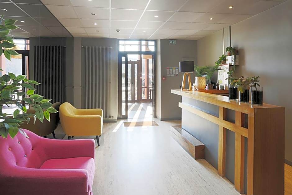 L'Aptois Hotel