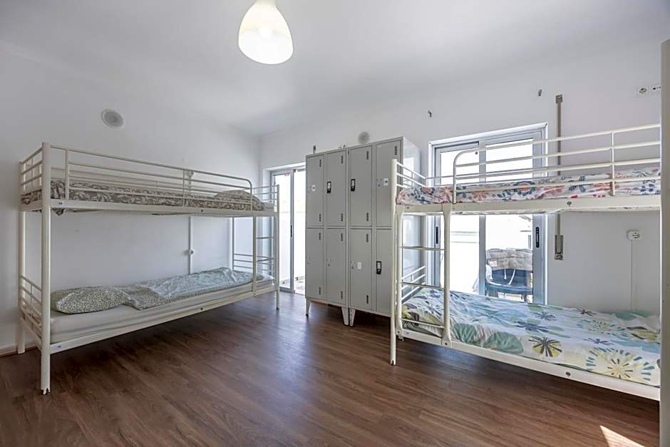 The 17 Party Hostel