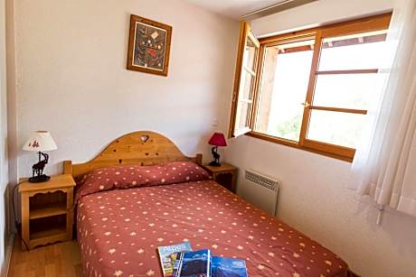 Two-Bedroom Apartment (8 Adults)