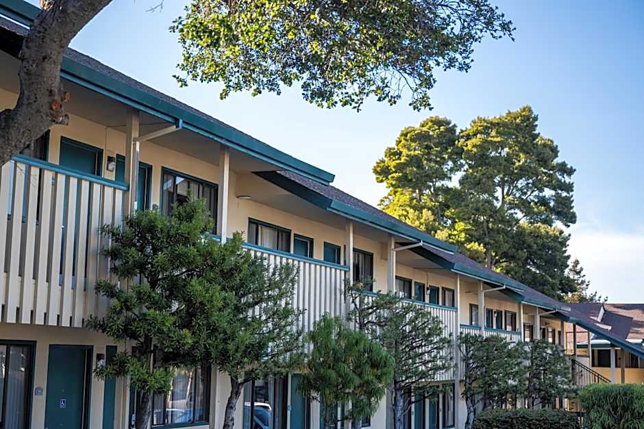 Scottish Fairway Inn