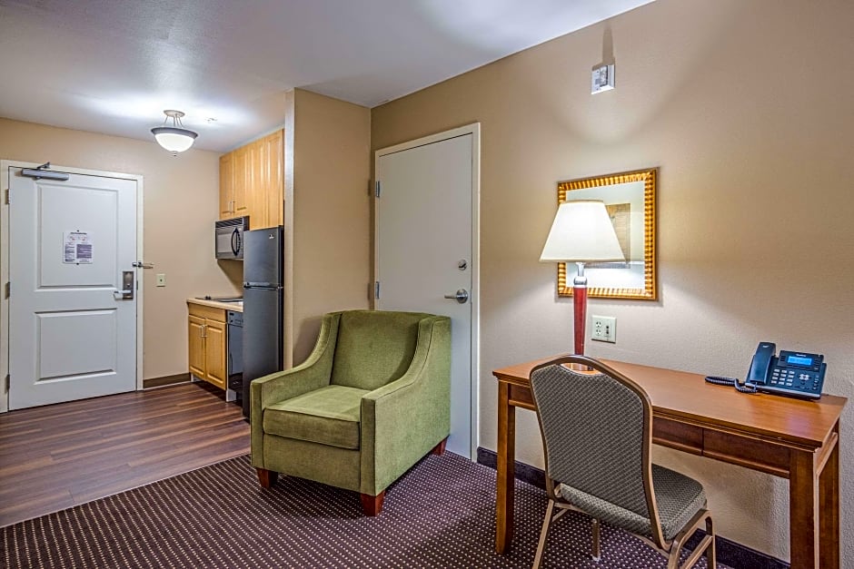 Photo 1 of 7 of Efficiency 2 Queen Beds Suite