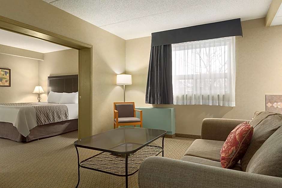 Travelodge by Wyndham Winnipeg East